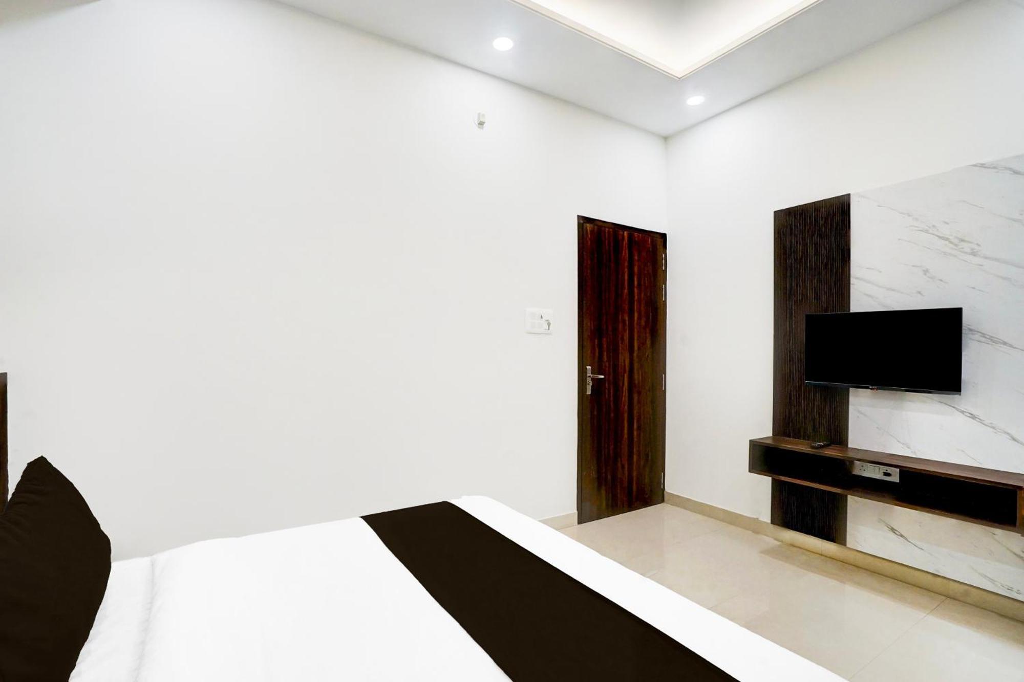 Collection O Golden Sapphire Hotel Jaipur Ngoại thất bức ảnh