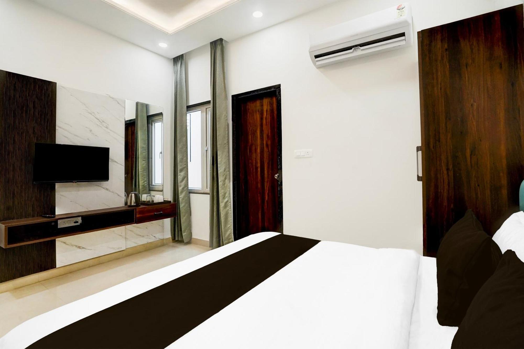 Collection O Golden Sapphire Hotel Jaipur Ngoại thất bức ảnh