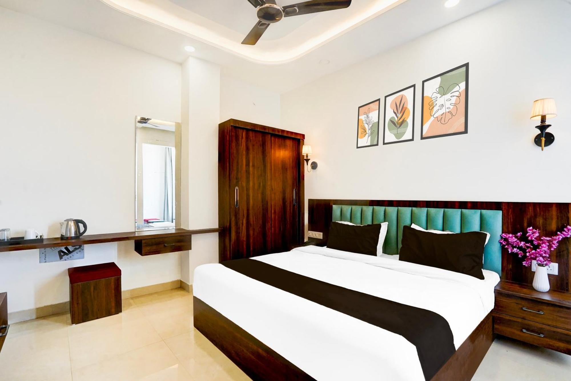 Collection O Golden Sapphire Hotel Jaipur Ngoại thất bức ảnh